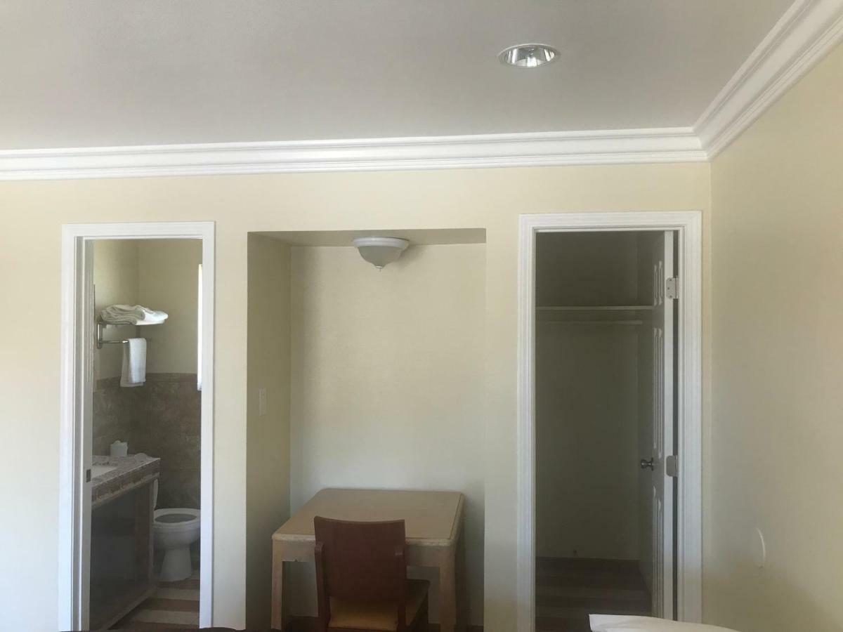 All 8 Motel Long Beach Bagian luar foto